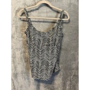 Maidenform Swim Womens Black White Chevron Tankini Top Underwire Size M CA34371